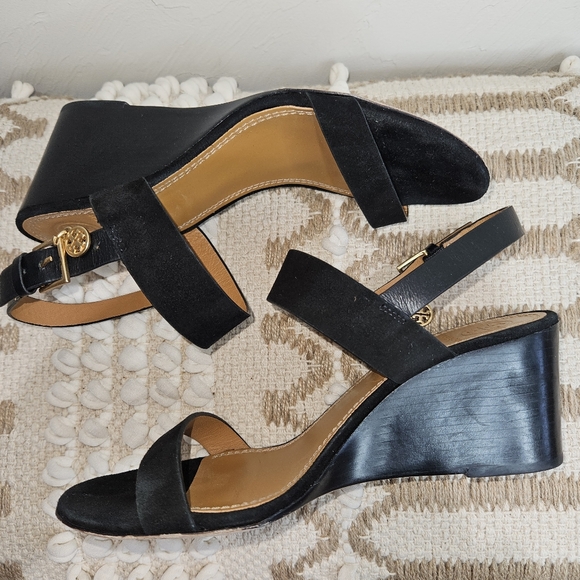 Tory Burch Black Sandal Wedge Heels Women's Size 6.5 Mini Benton Charm Platform - Picture 8 of 16